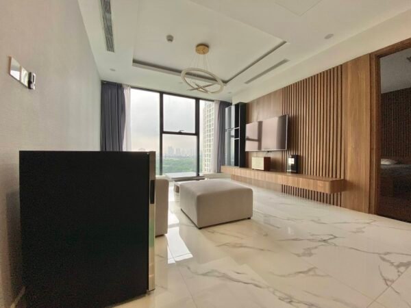 Awesome golf-view apartment in S6 Sunshine City for rent (2)