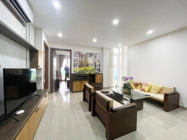 Inexpensive golf-view 114SQM apartment for rent in L4 Ciputra (1)