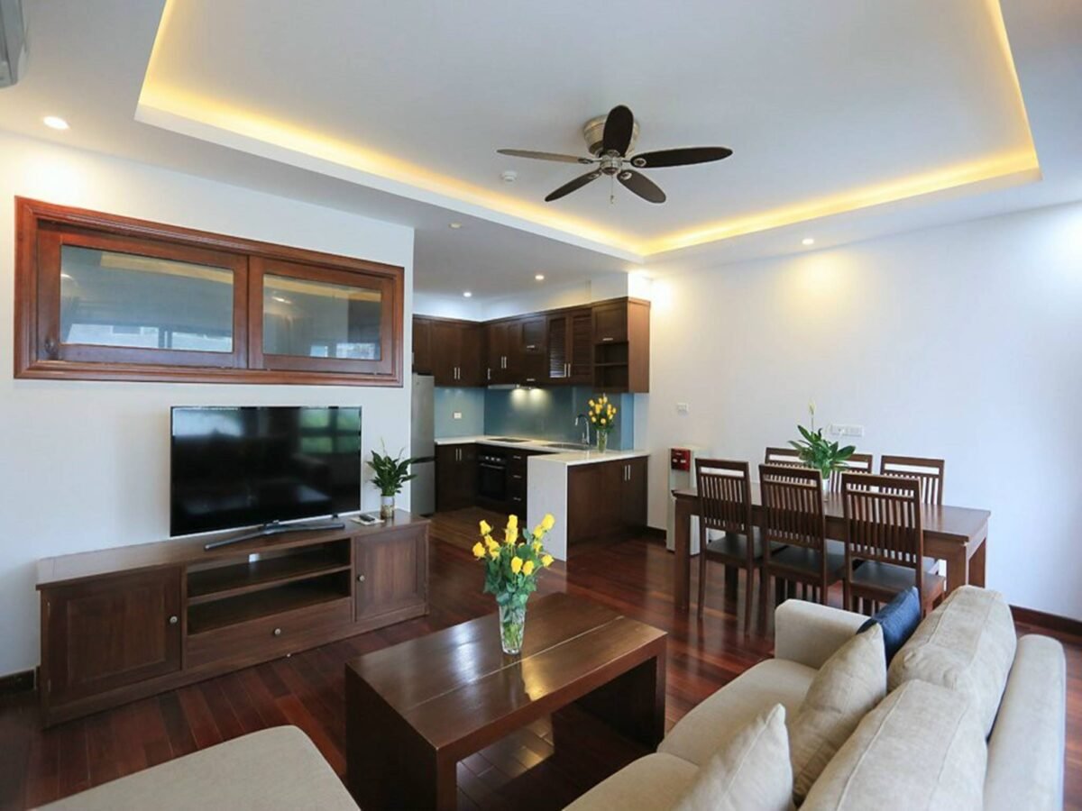 Large balcony serviced apartment in Tay Ho street for rent (5)