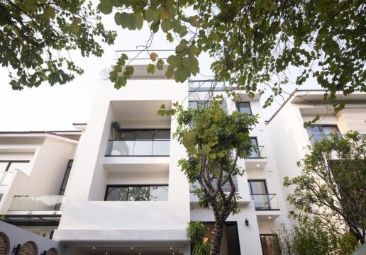 Super spacious and classy 7BR house for rent in Q Ciputra (1)