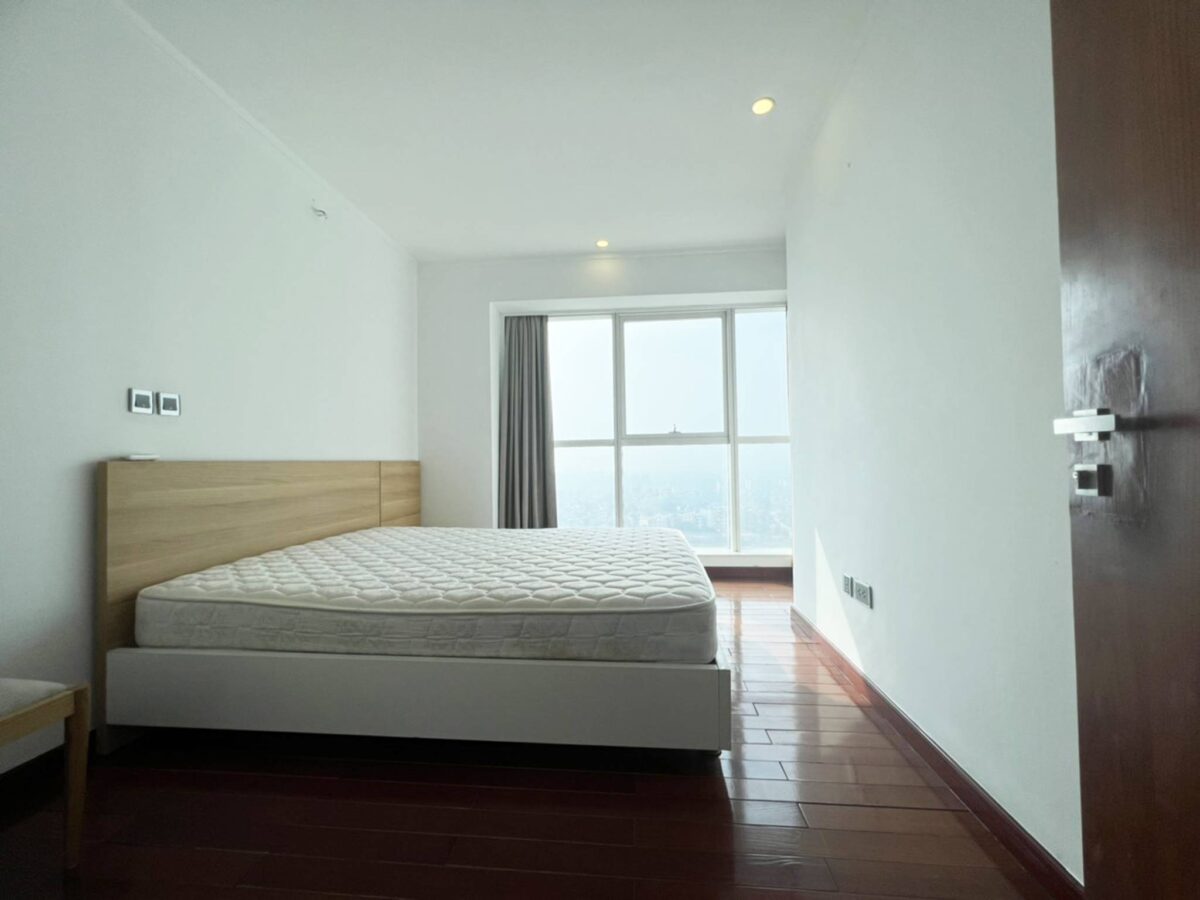 Modern 3BDs apartment for rent in L1 Ciputra (9)