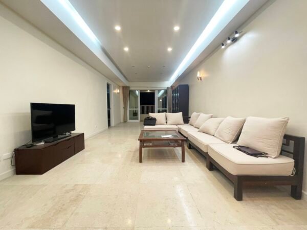 Nice 145SQM apartment in E1 Ciputra for rent (1)
