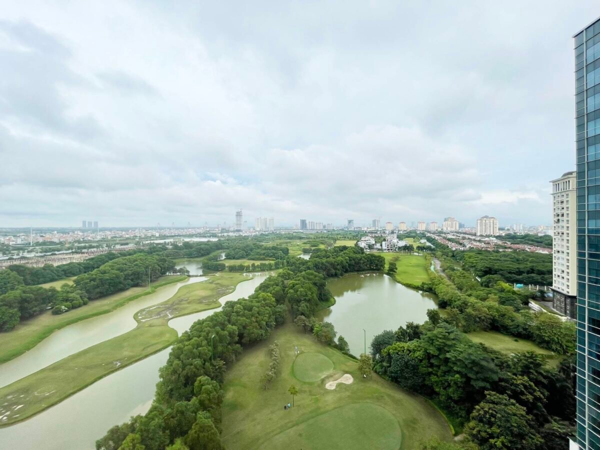 Outstanding golf-view 4 bedrooms in The Link Ciputra for rent (40)