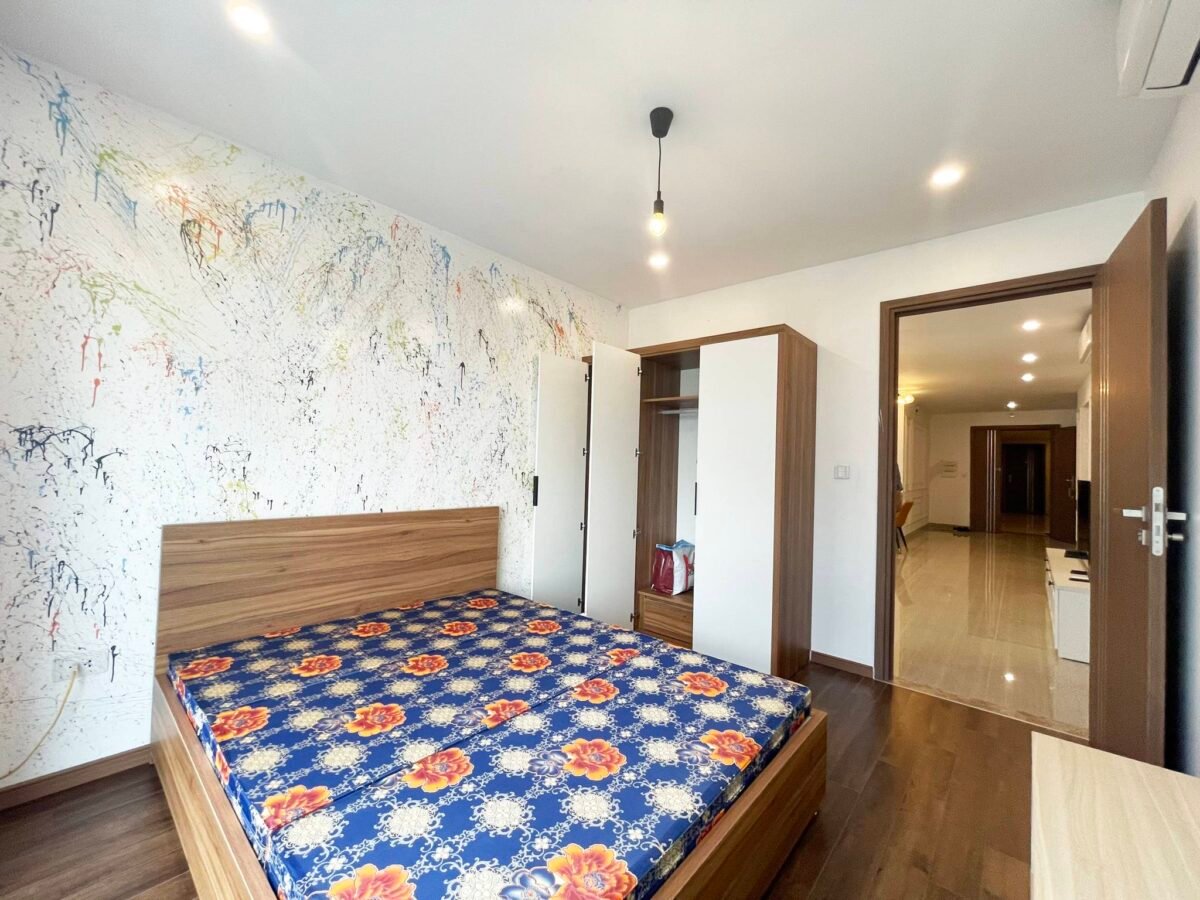 Bewitching 3 bedrooms in L3 Ciputra for rent (10)