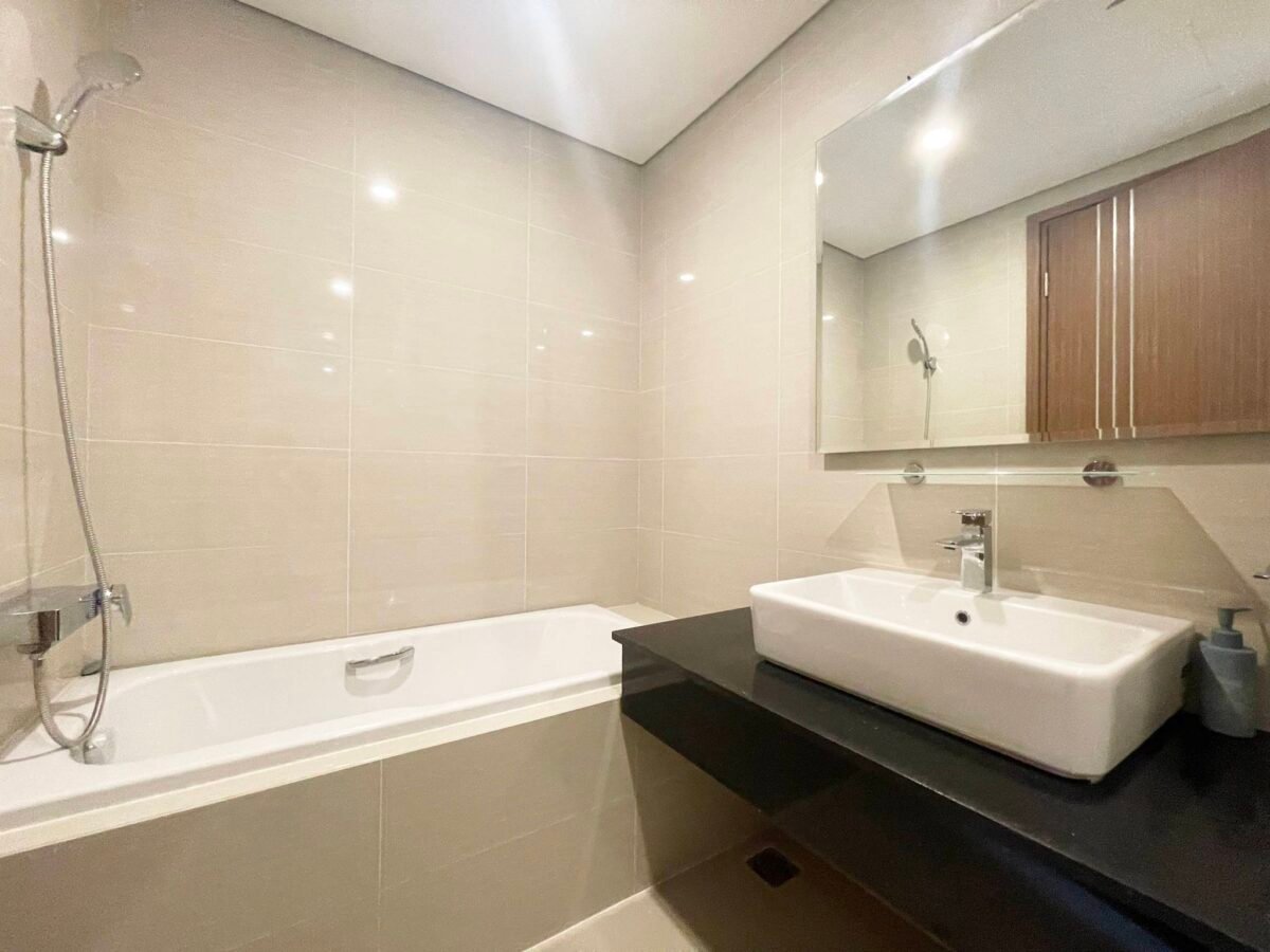 Bewitching 3 bedrooms in L3 Ciputra for rent (14)