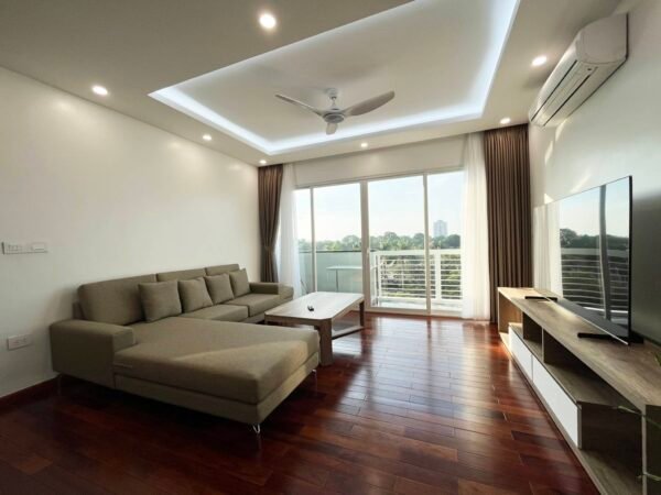 Deluxe 3BDs apartment in E4 Ciputra for rent (1)