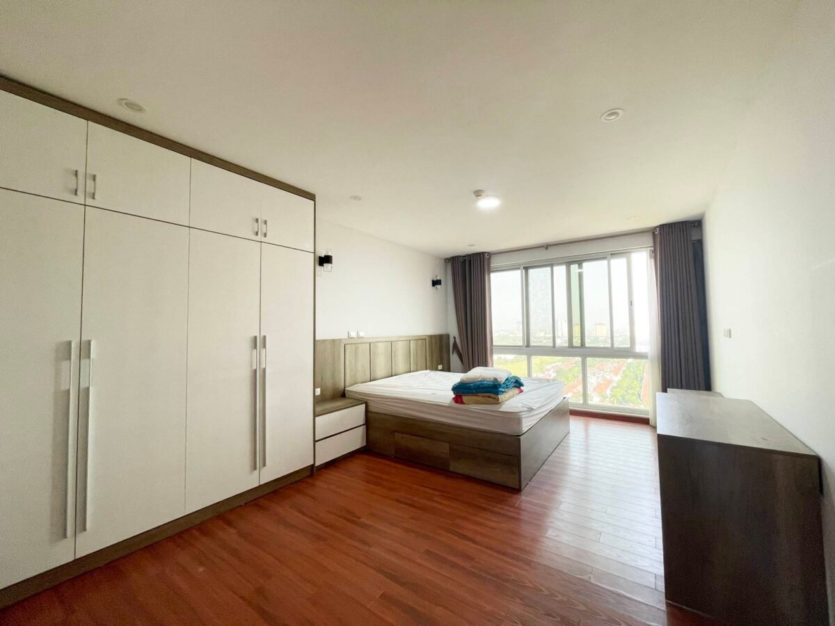 Fabulous 4 - bedroom apartment in P1 Ciputra for rent (10)