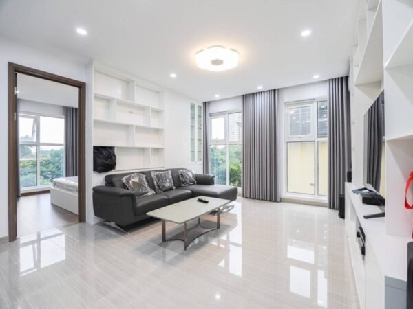 Glorious 3BDs154sqm apartment in L3 Ciputra for rent (1)