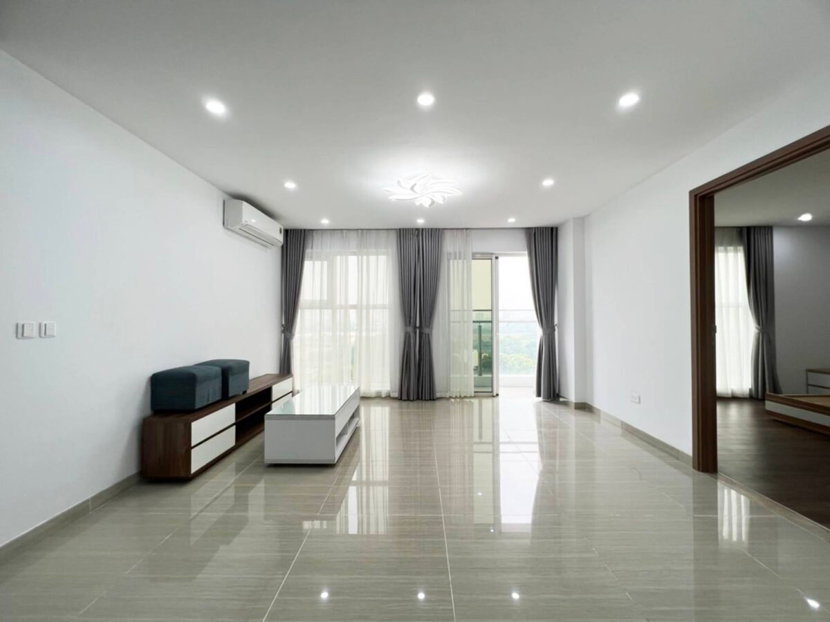 Spacious 3 bedrooms in L4 Ciputra for rent (1)