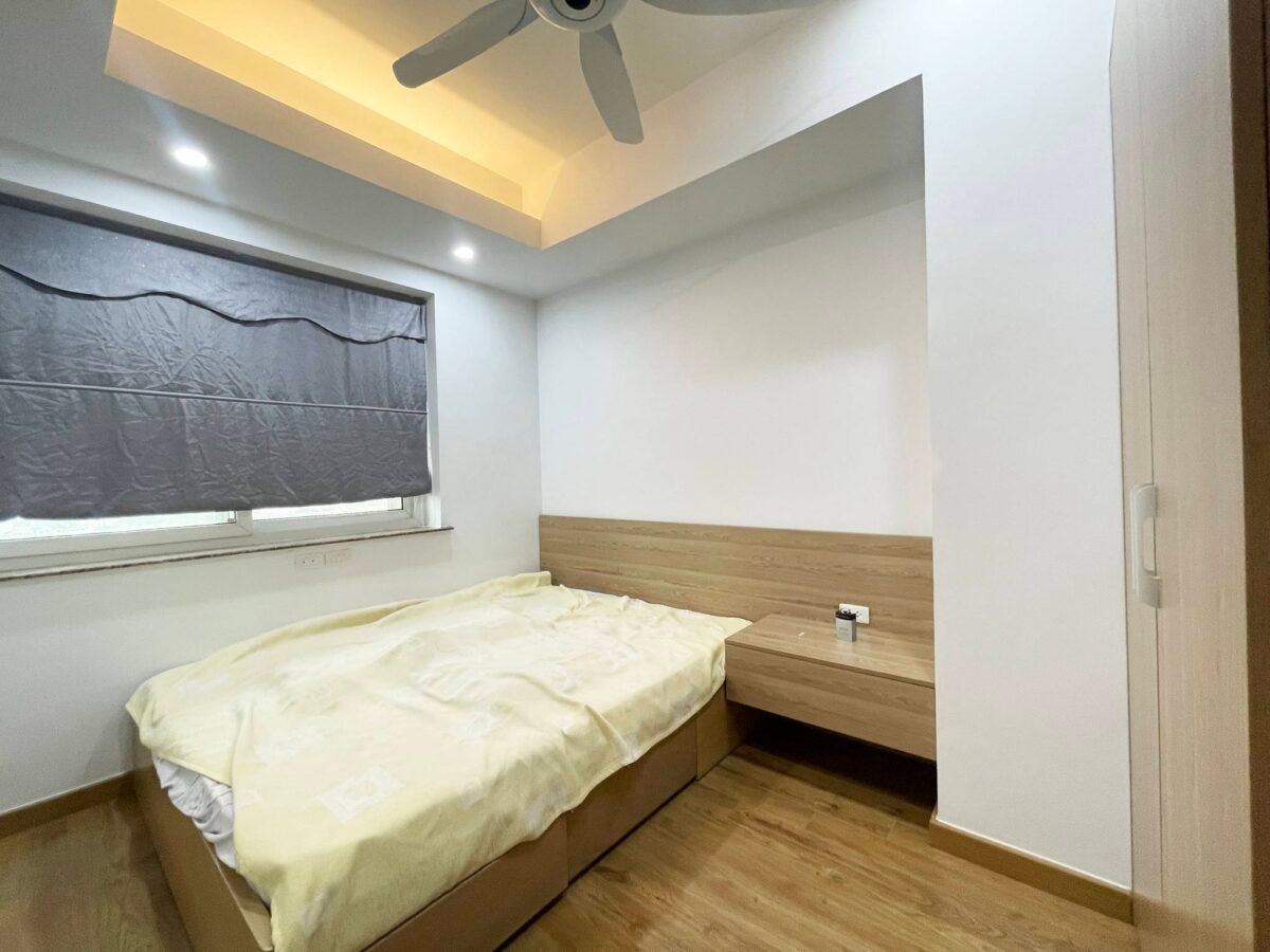 Spacious 3BDs apartment for rent at E1 Ciputra (14)