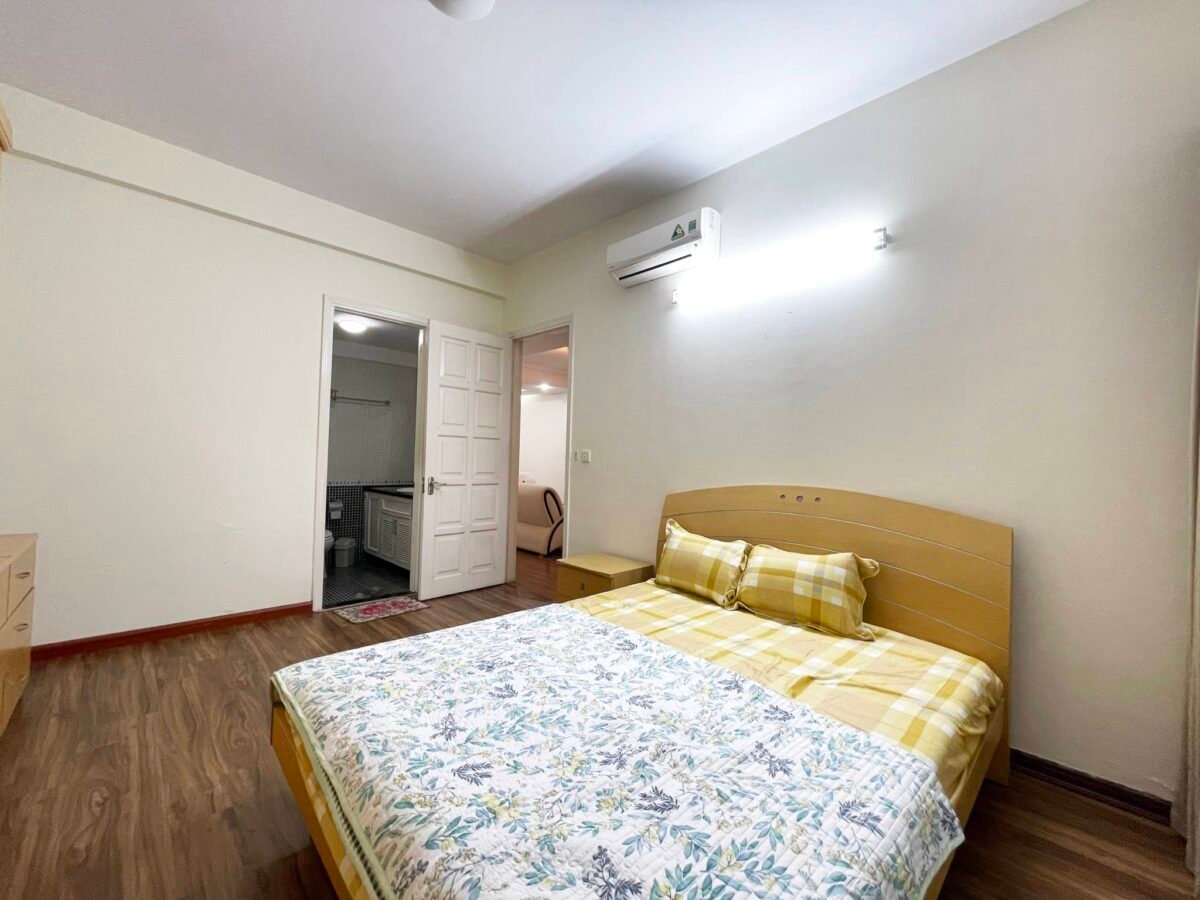 Attractive E5 apartment in Ciputra Hanoi for rent (14)