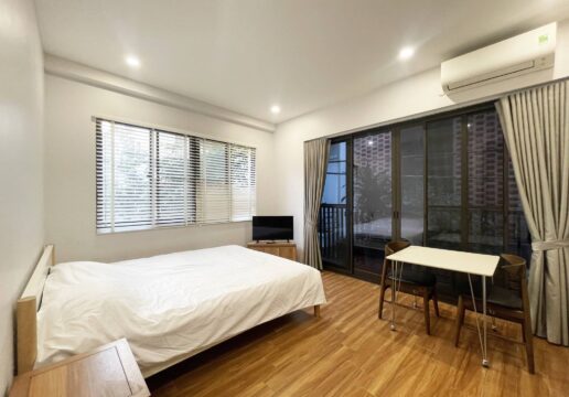 Big 2-window studio for rent in lane 9, Dang Thai Mai street (1)