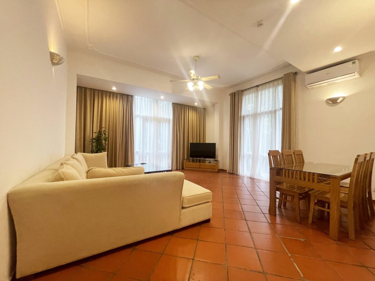 Comfortable 2BDs apartment in Dang Thai Mai Str., Tay Ho Distr. for rent (3)