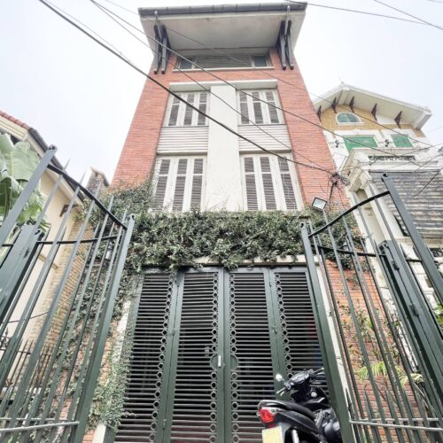 Impressive lake view 3BDs house in Tay Ho for rent (1)