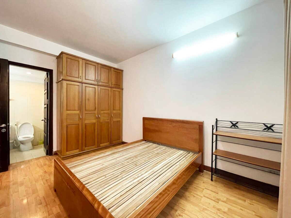 Lovely G3 apartment in Ciputra for rent (16)