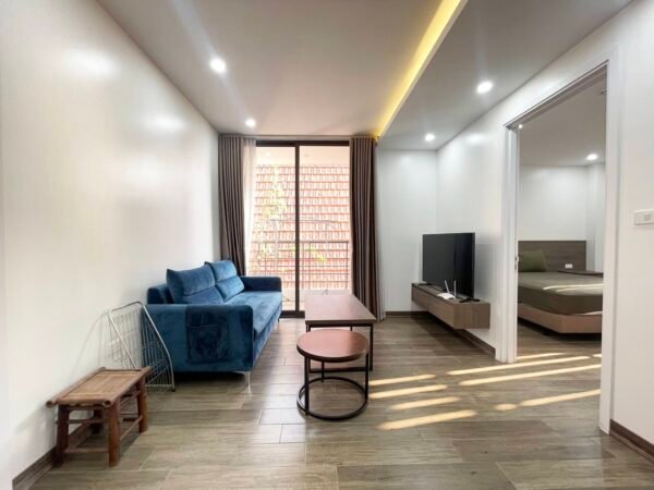 Modern 2BHK apartment in Tay Ho Hanoi for rent (1)
