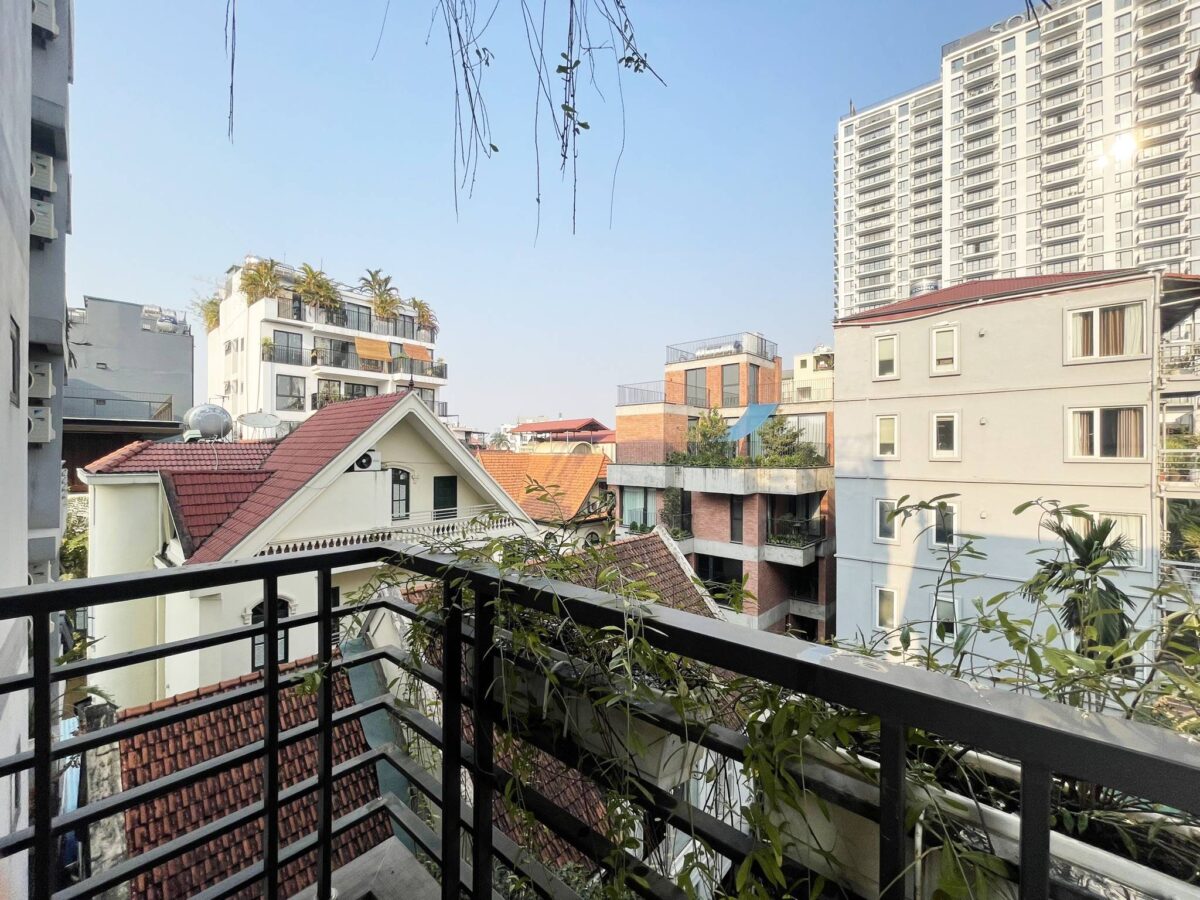 Modern 2BHK apartment in Tay Ho Hanoi for rent (17)