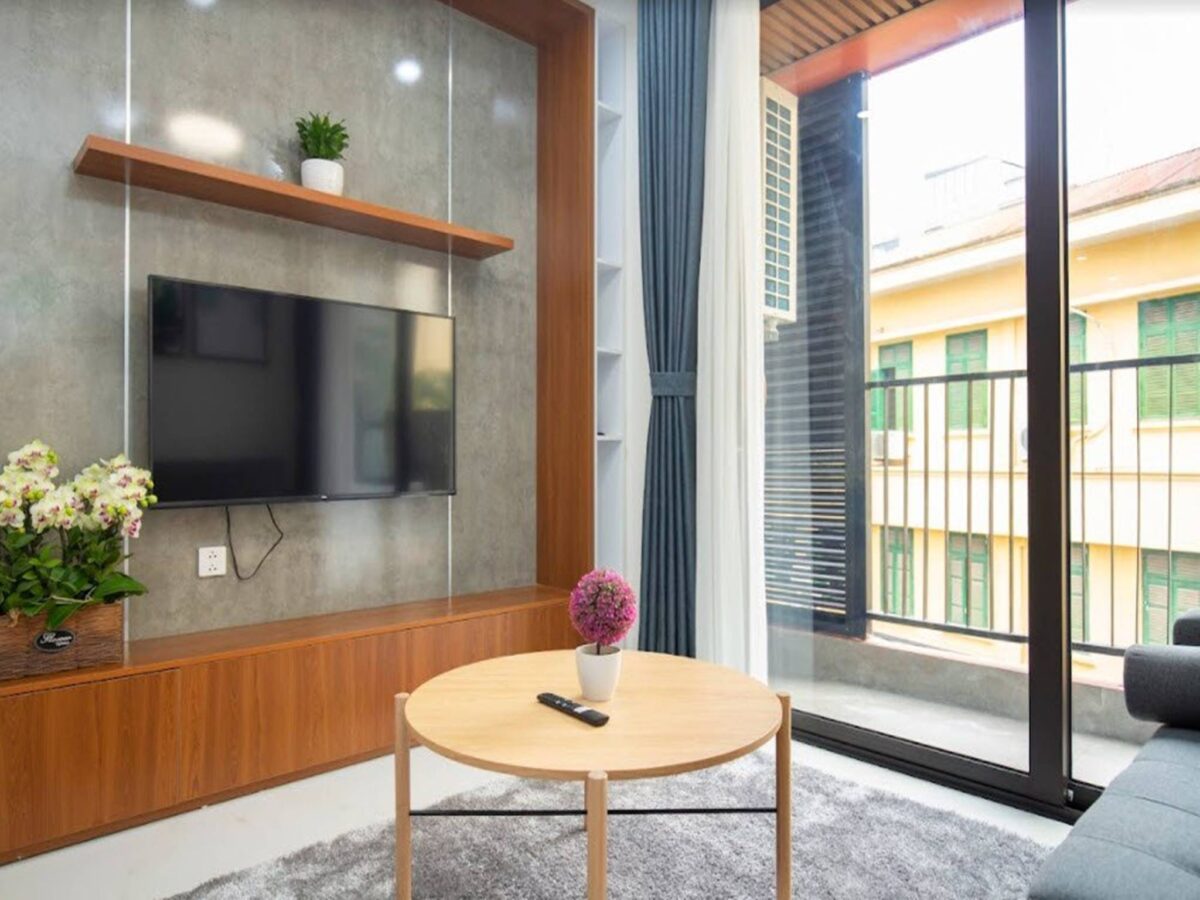 Vibrant apartment for rent in Lane 11, To Ngoc Van Str (11)