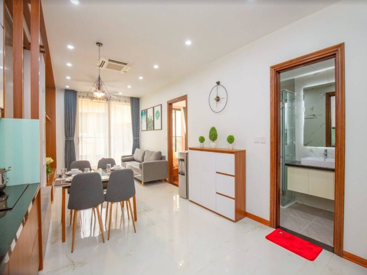 Vibrant apartment for rent in Lane 11, To Ngoc Van Str (13)