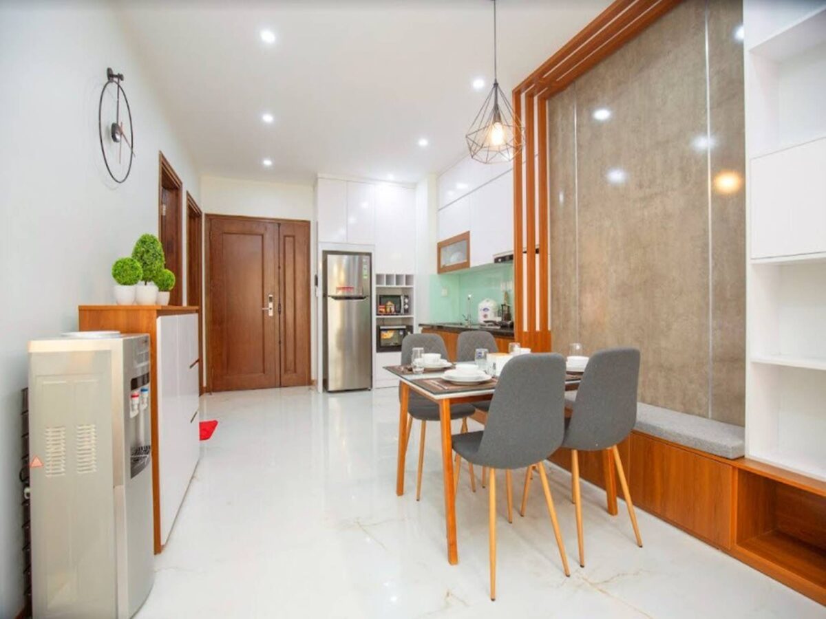 Vibrant apartment for rent in Lane 11, To Ngoc Van Str (18)