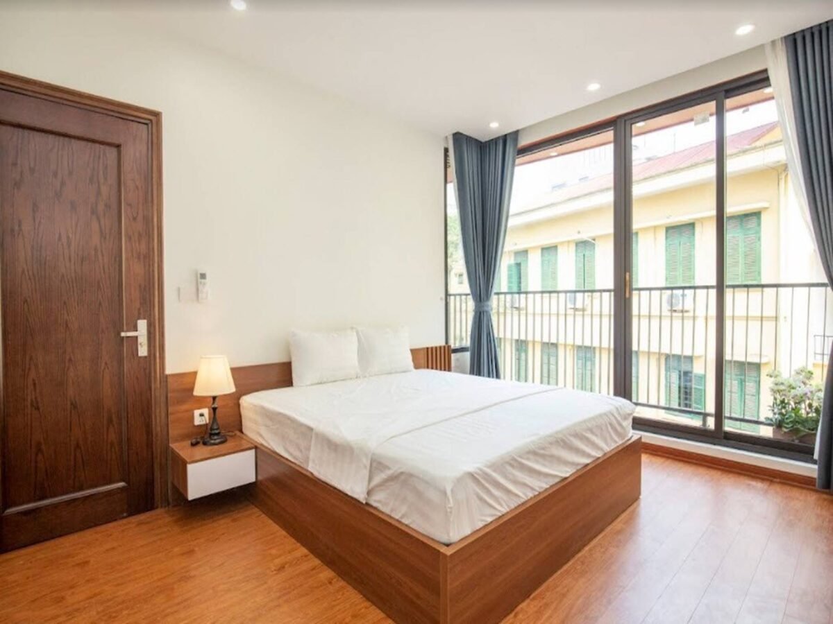 Vibrant apartment for rent in Lane 11, To Ngoc Van Str (21)