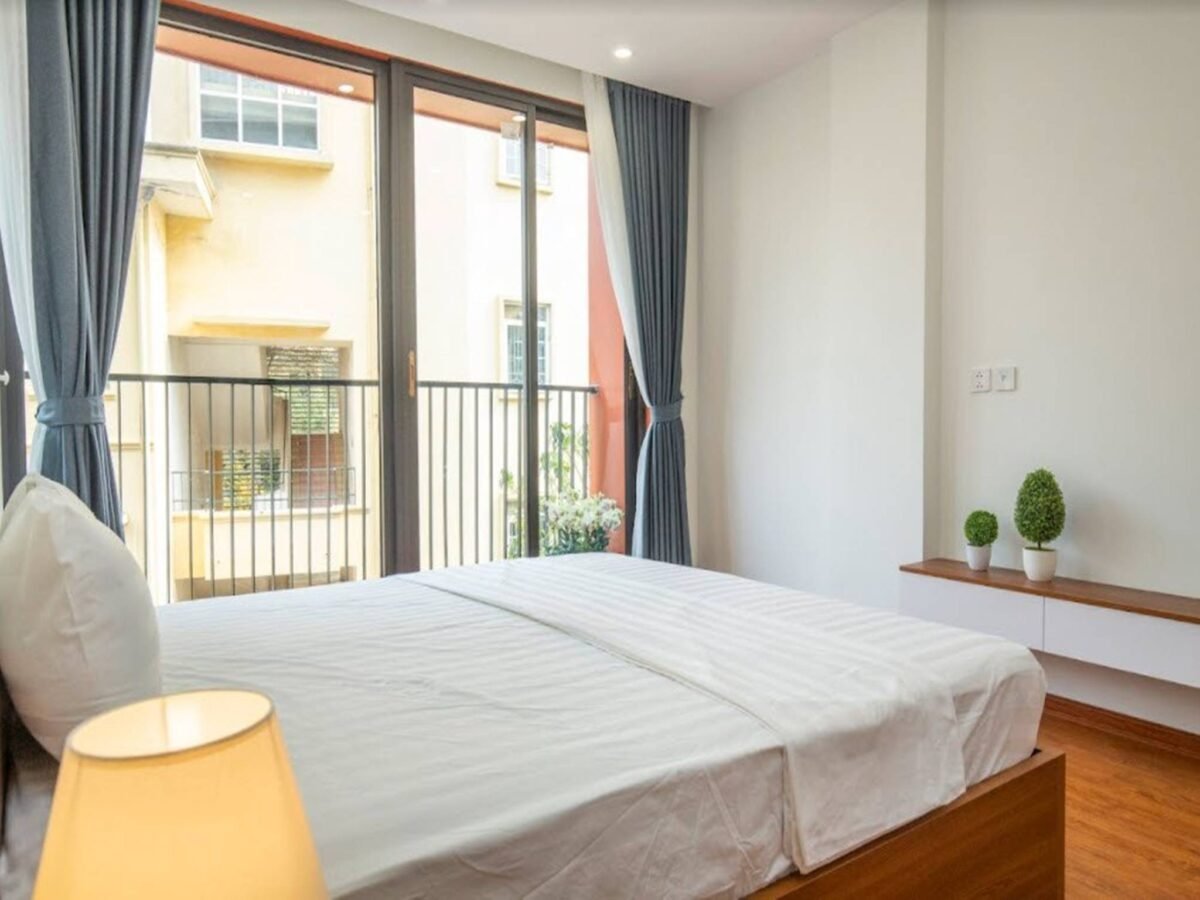 Vibrant apartment for rent in Lane 11, To Ngoc Van Str (22)