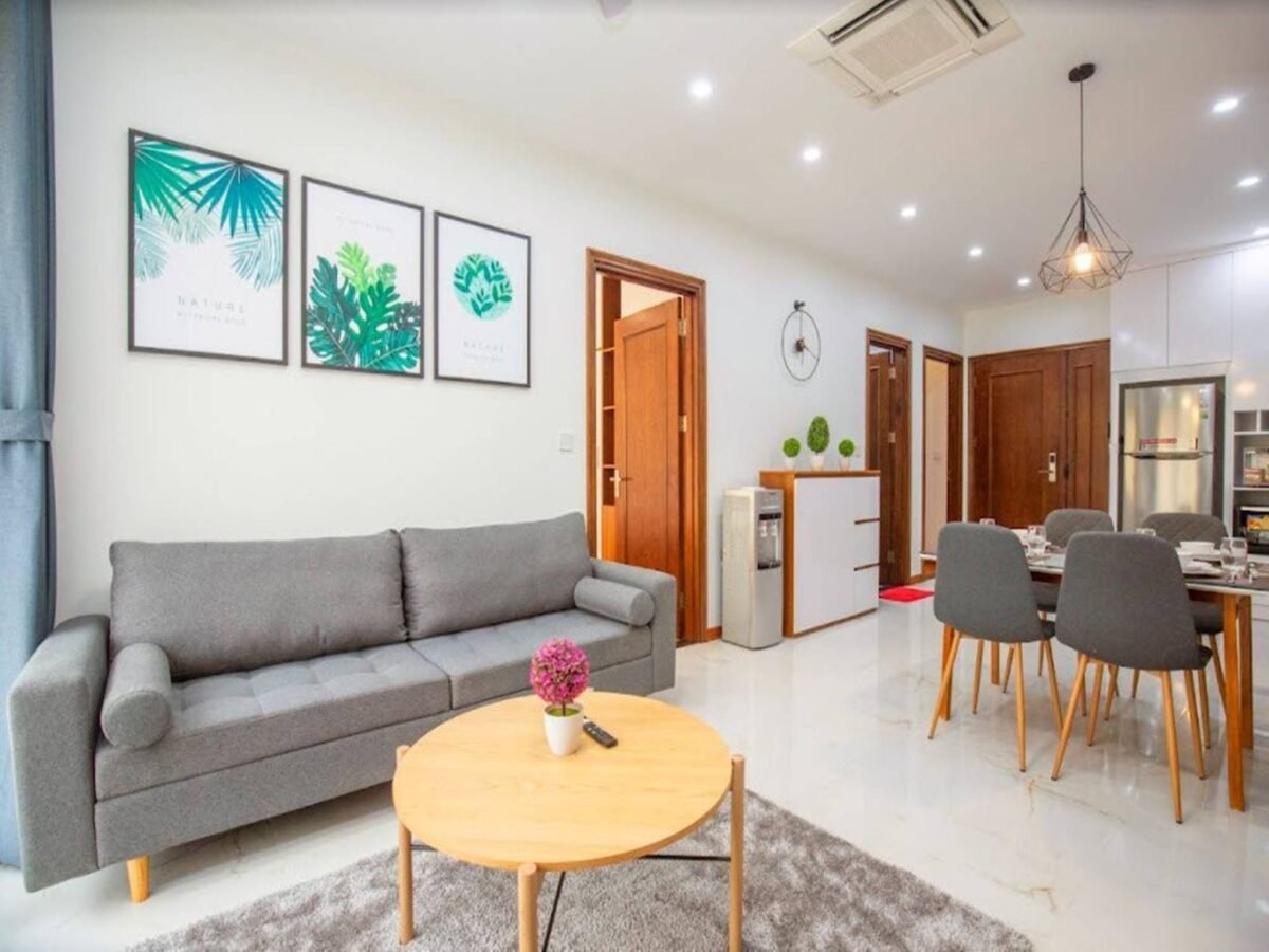 Vibrant apartment for rent in Lane 11, To Ngoc Van Str (4)