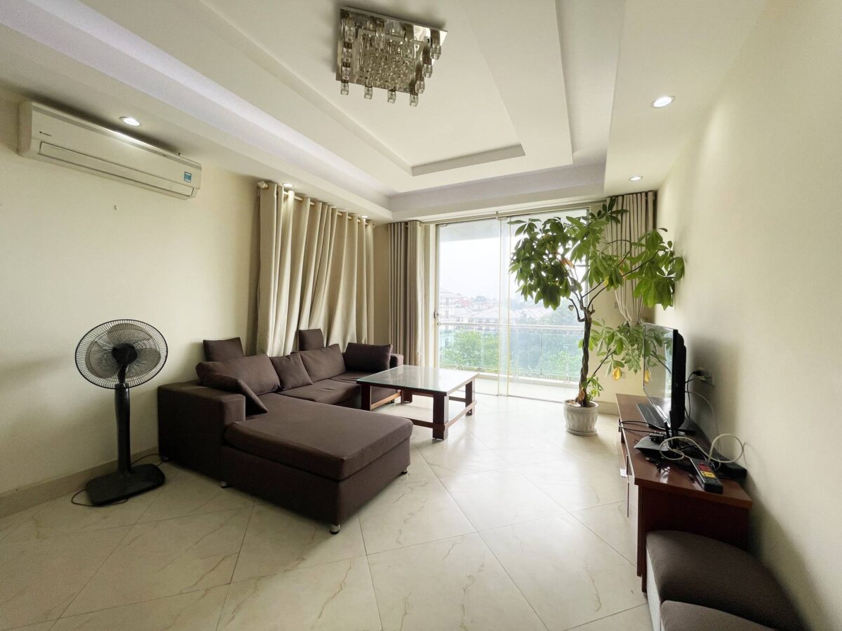 Beautiful lakeview apartment in Tu Hoa for rent (3)