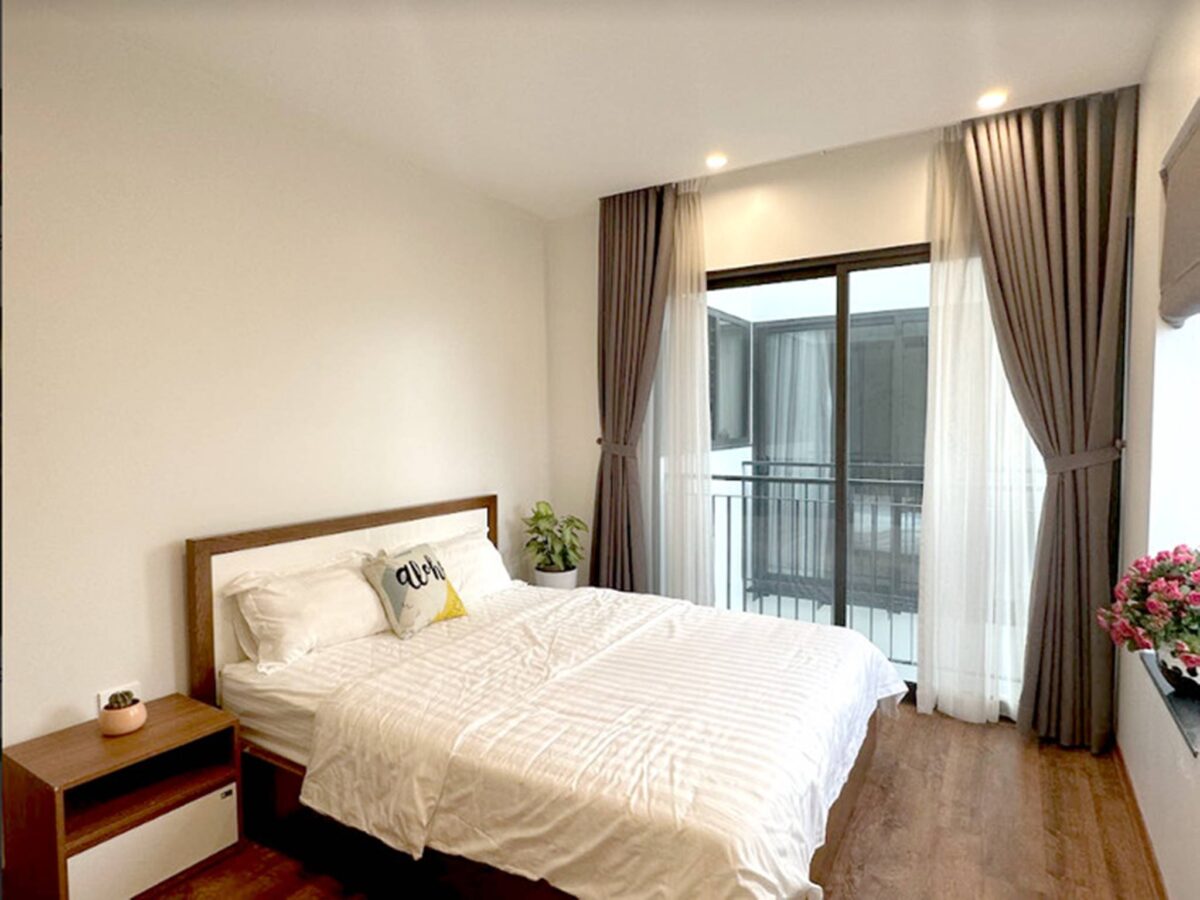 Bright 2BDs serviced apartment in Trinh Cong Son Street for rent (9)