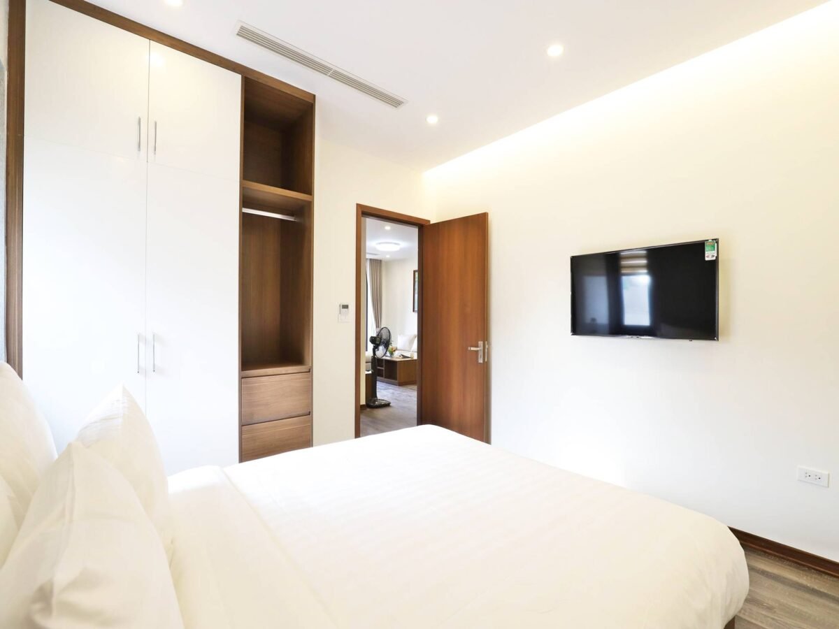 Charming 2 bedrooms in Tay Ho apartment for rent (15)