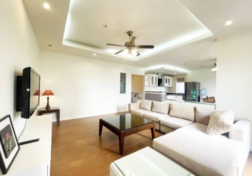 Elegant lakeview apartment for rent in To Ngoc Van Street, Tay Ho District (1)