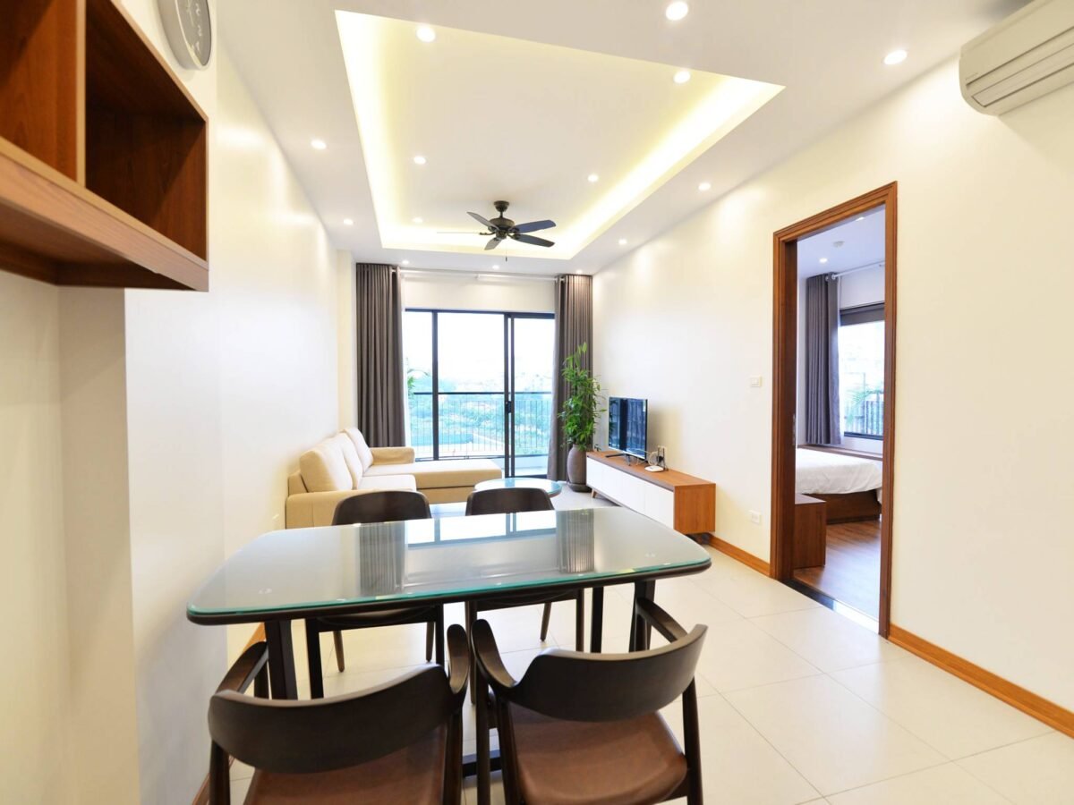 Lovely 2-bedroom apartment for rent in Trinh Cong Son, Tay Ho area (4)
