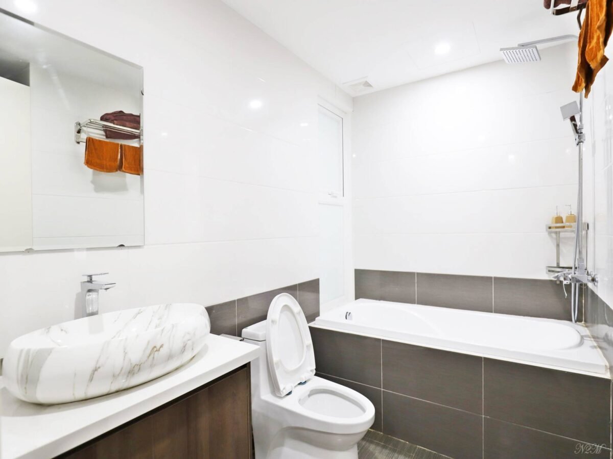 Reasonable 1-bedroom serviced apartment in To Ngoc Van for rent (7)