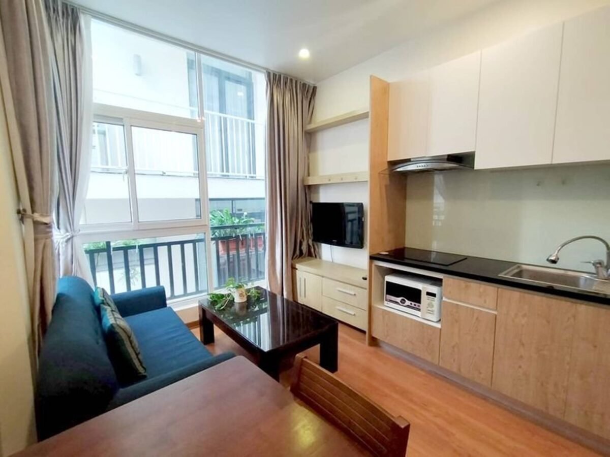 So cheap 1BD apartment for rent in Dang Thai Mai Street (1)