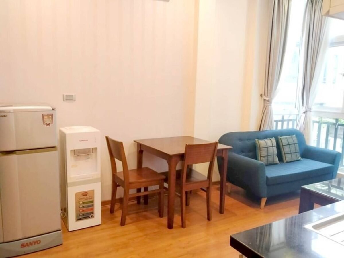 So cheap 1BD apartment for rent in Dang Thai Mai Street (3)