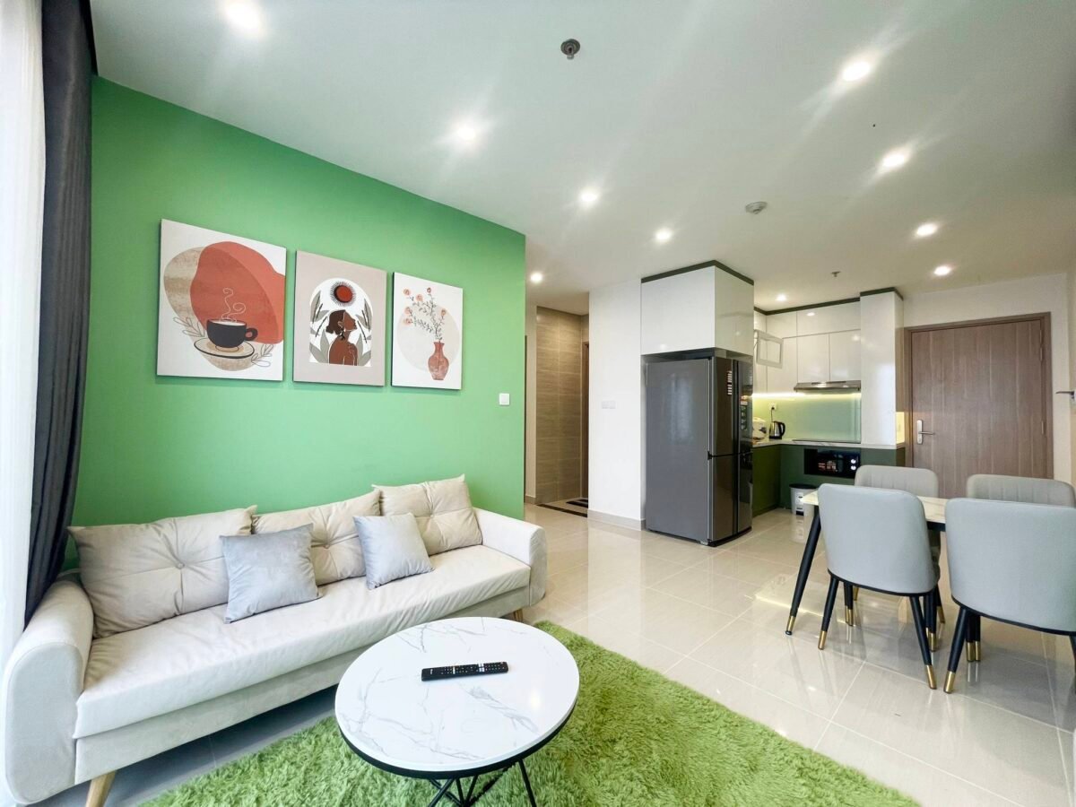 Amazing 2 bedrooms in Vinhomes Smart City for rent (1)