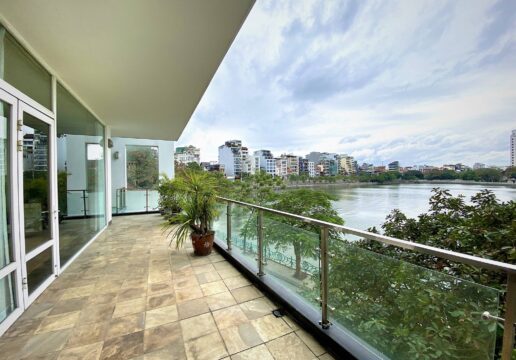 Big 3-bedroom apartment with beautiful lakeview in Quang An, Tay Ho for rent (1)