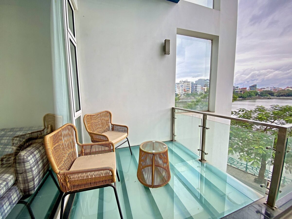 Big 3-bedroom apartment with beautiful lakeview in Quang An, Tay Ho for rent (19)