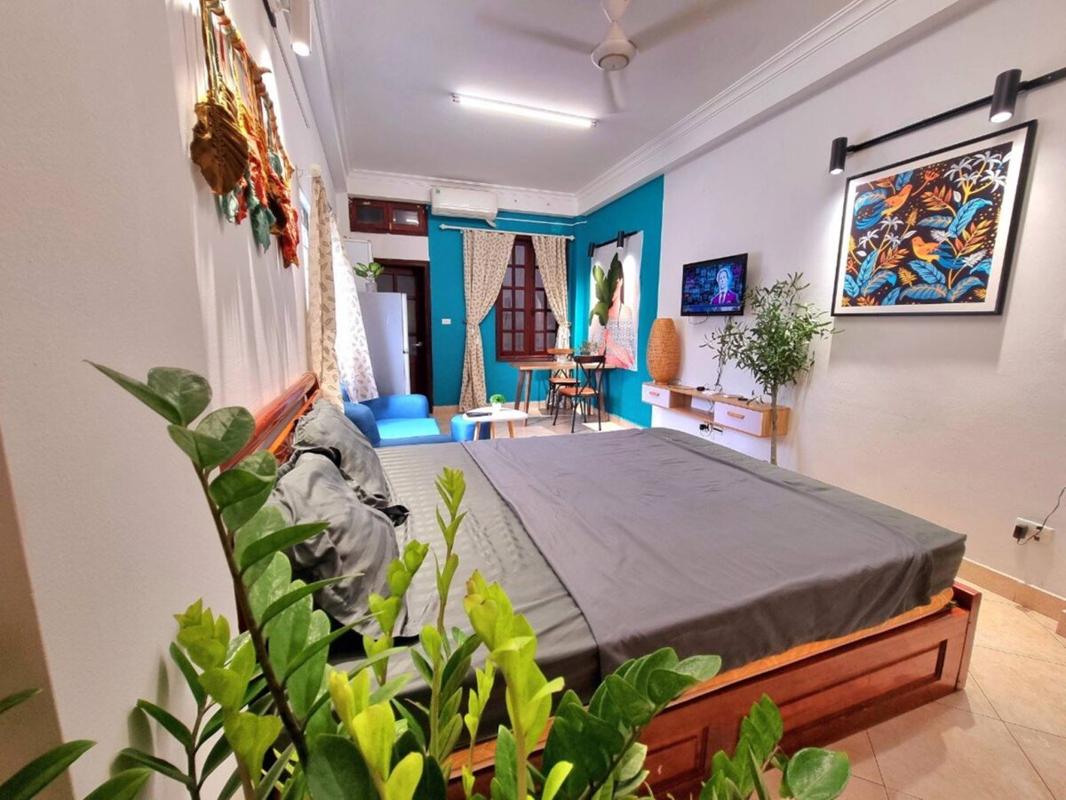 Colorful studio apartment for rent in Truc Bach, Ba Dinh, Hanoi (3)