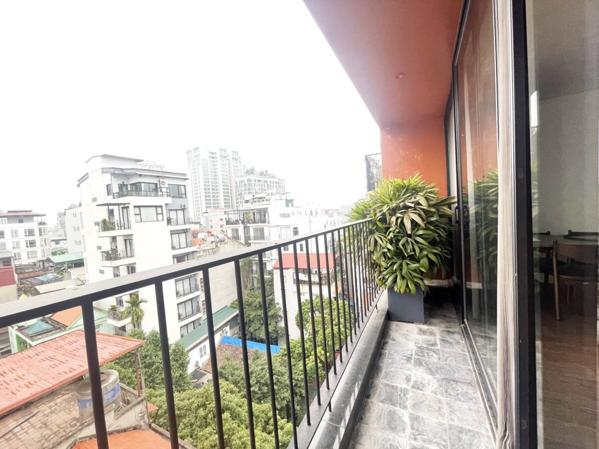 Deluxe 2-bedroom apartment in Xuan Dieu, Tay Ho for rent (14)