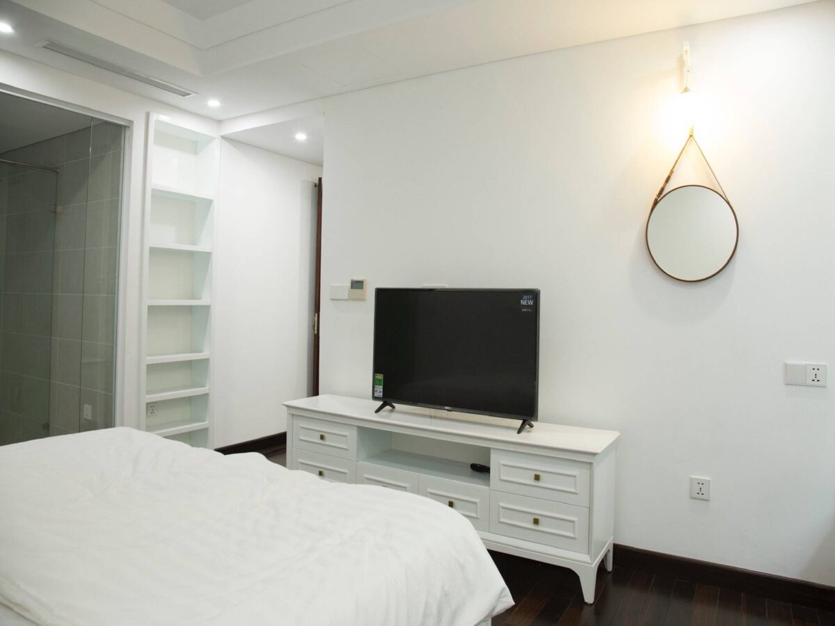 Elegant 1 bedroom apartment for rent in Westlake Hanoi (8)