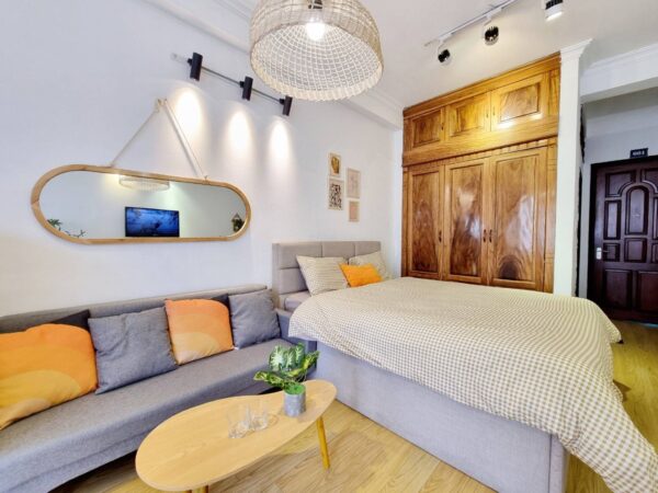 Lovely studio in Truc Bach for rent only 550USD per month (2)