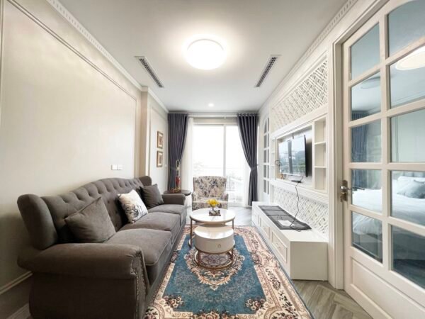 Luxurious 2BHK apartment with lake view for rent on Xuan Dieu street (2)