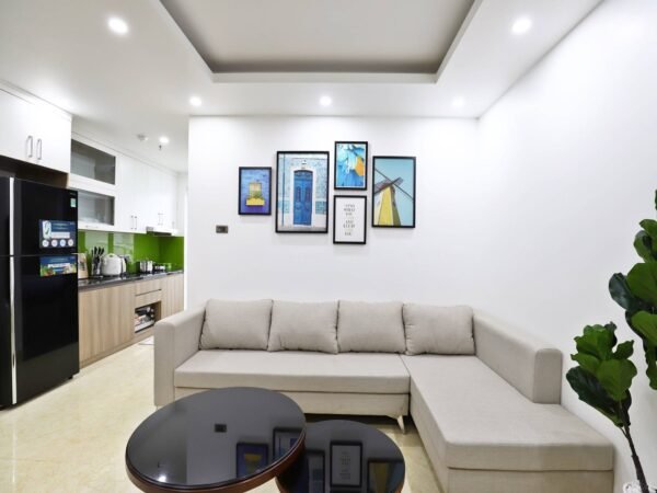 Modern 2-bedroom apartment for rent in Xuan La Street, Tay Ho District, Hanoi (2)