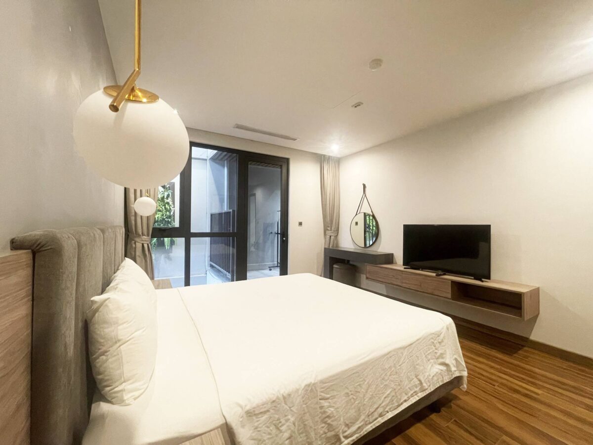 Modern 2-bedroom serviced apartment for rent on Tu Hoa Street (10)