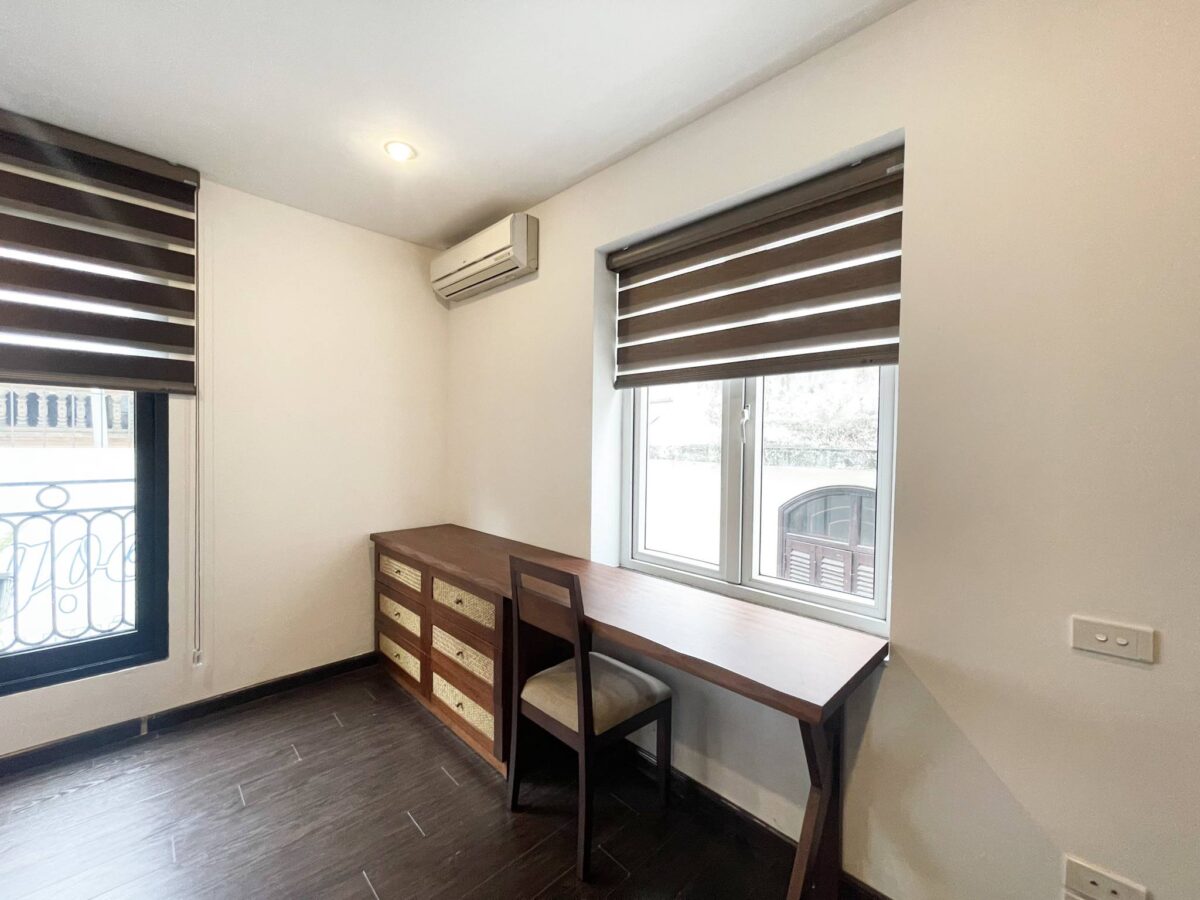 Well renovated 2BDs apartment for rent in Xuan Dieu, Tay Ho, Hanoi (18)