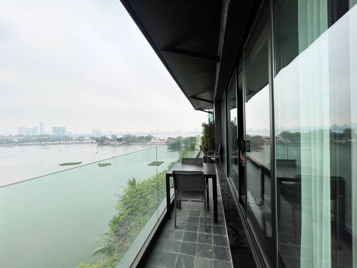 Amazing 2BDs lakeview apartment for rent in Truc Bach (16)