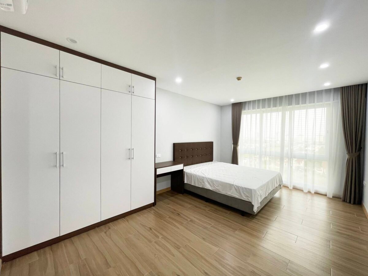 Brand new and spacious 4-bedroom apartment in P1 Ciputra for rent (18)