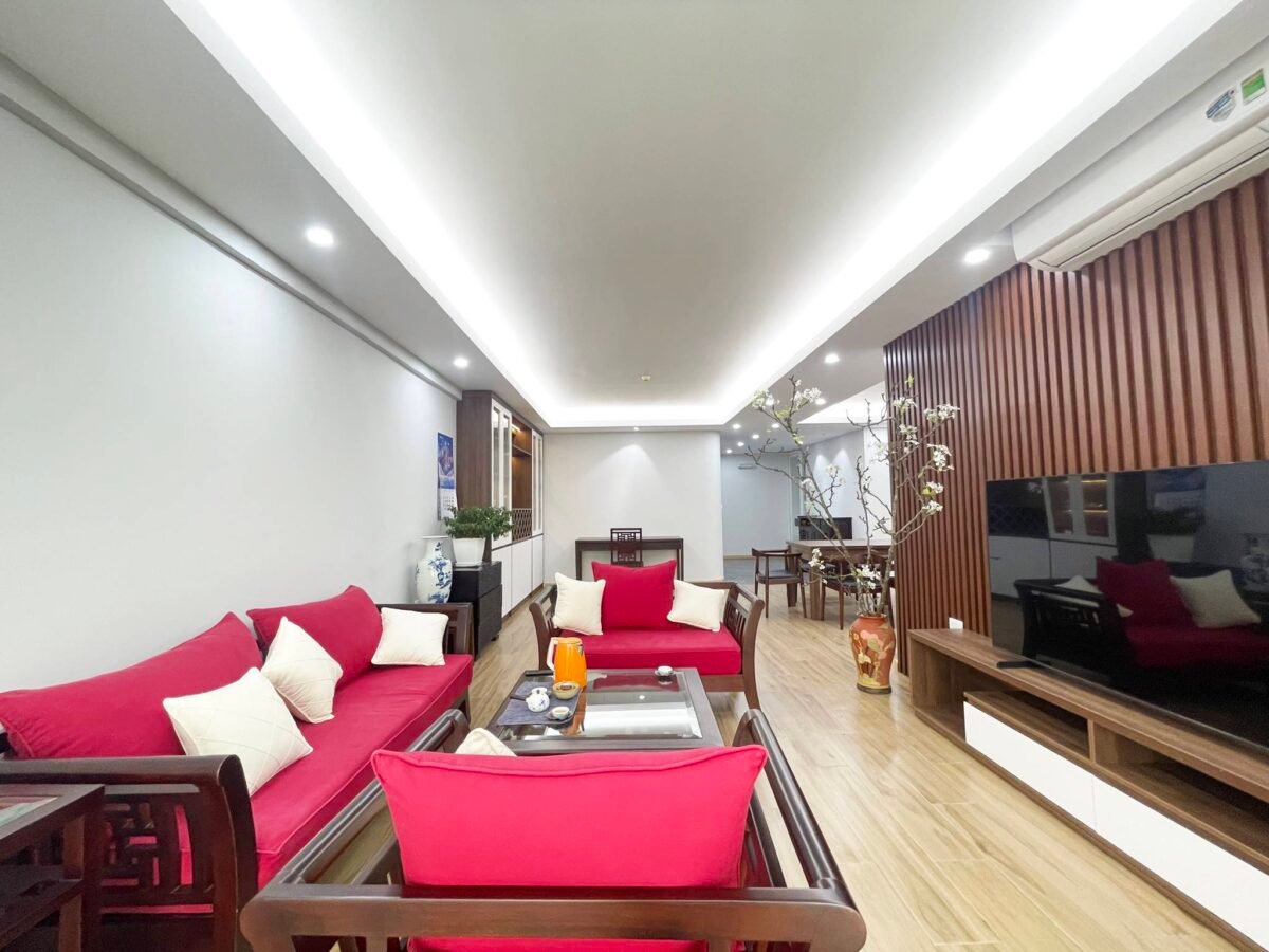 Brand new and spacious 4-bedroom apartment in P1 Ciputra for rent (2)