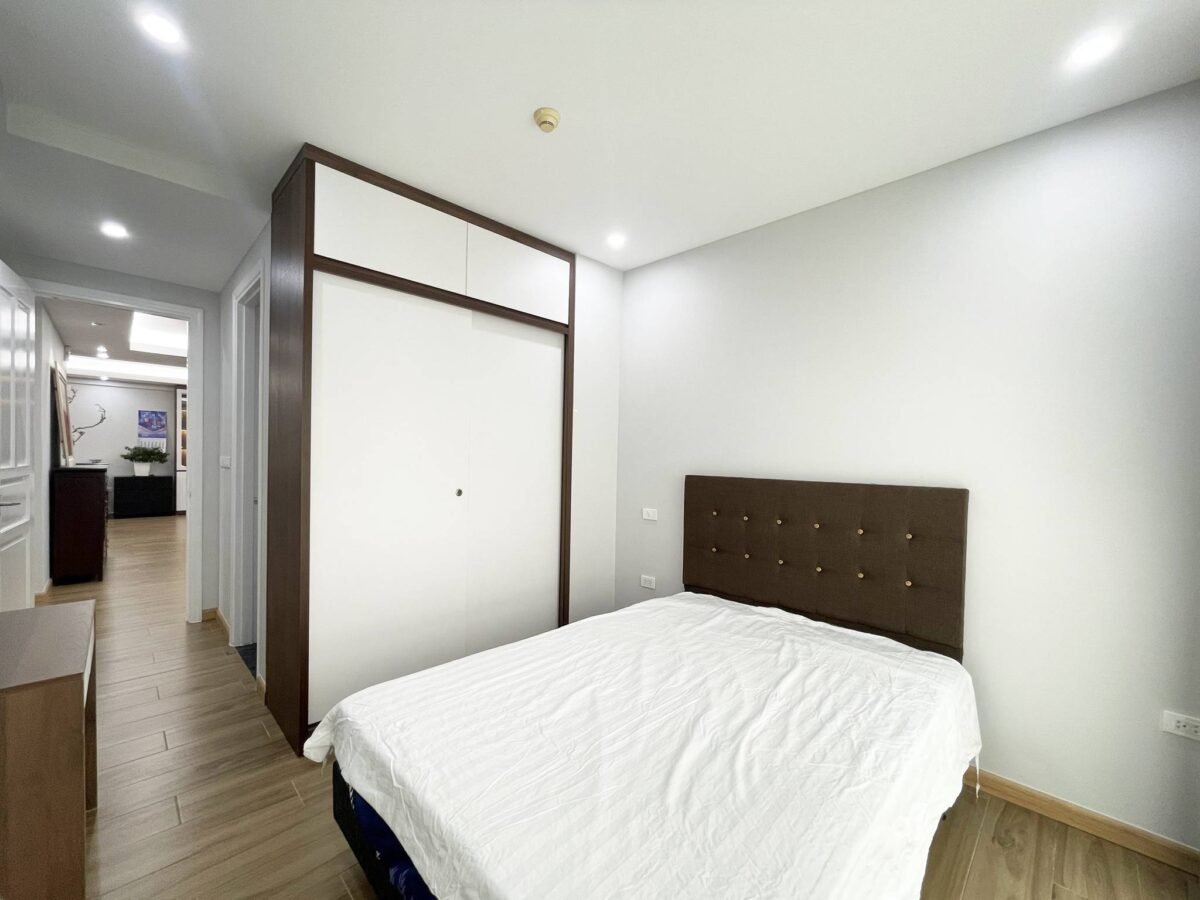 Brand new and spacious 4-bedroom apartment in P1 Ciputra for rent (25)